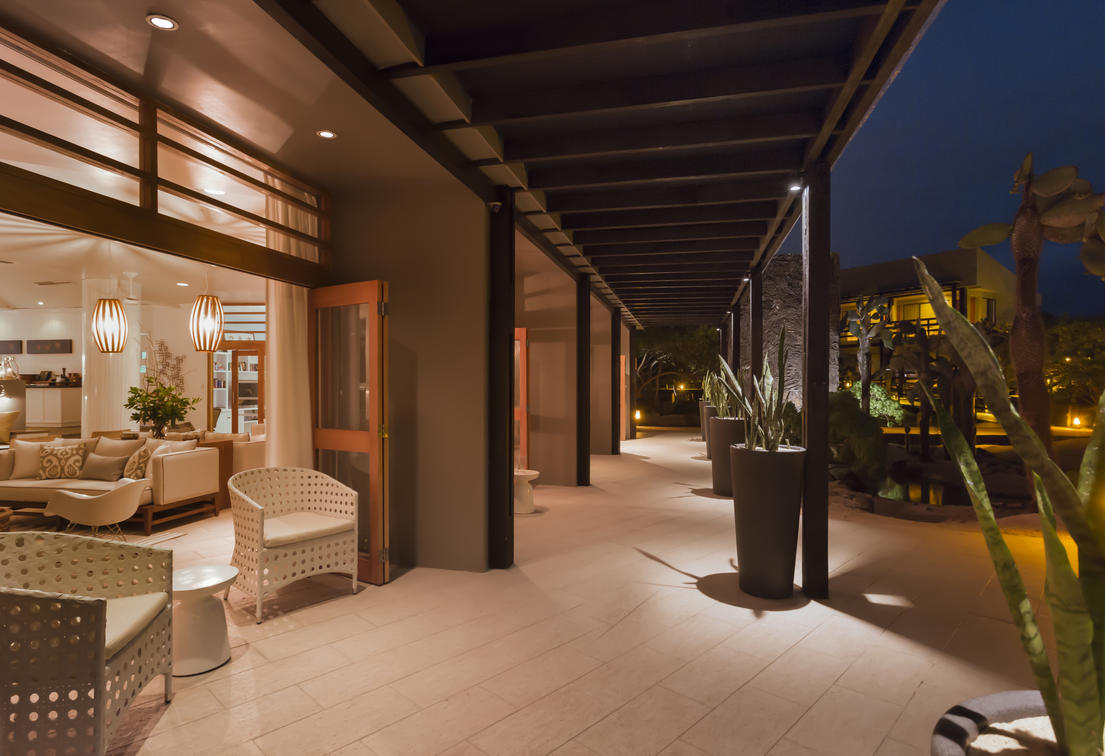 exterior-hall-finch-bay-hotel